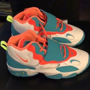 BRAND NEW** Nike Sneakers